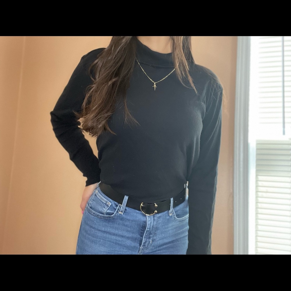 Long sleeve black top turtleneck, thin material